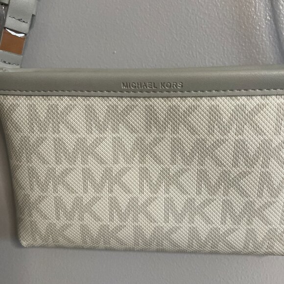 Michael Kors belt bag - Picture 2 of 11